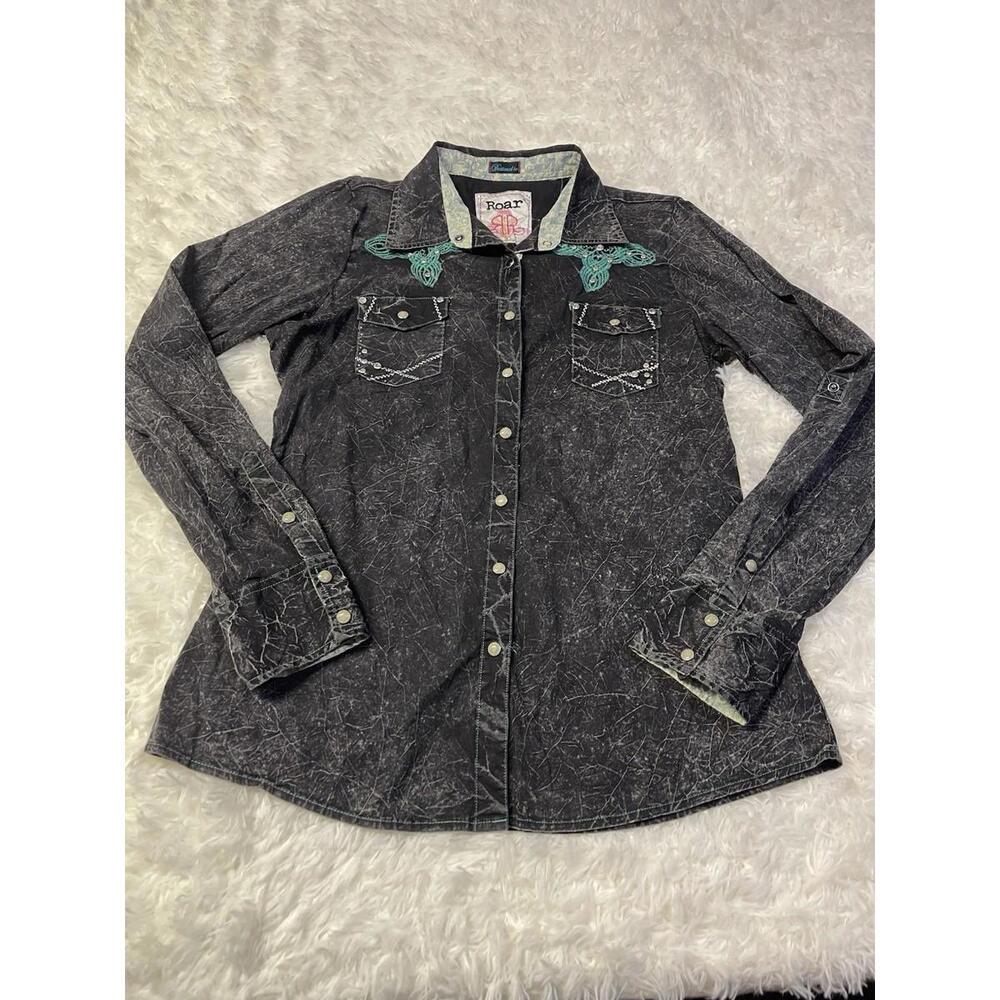 Roar Women's Gray Embroidered Tribal Pearl Snap Western Shirt Large Roll Tab